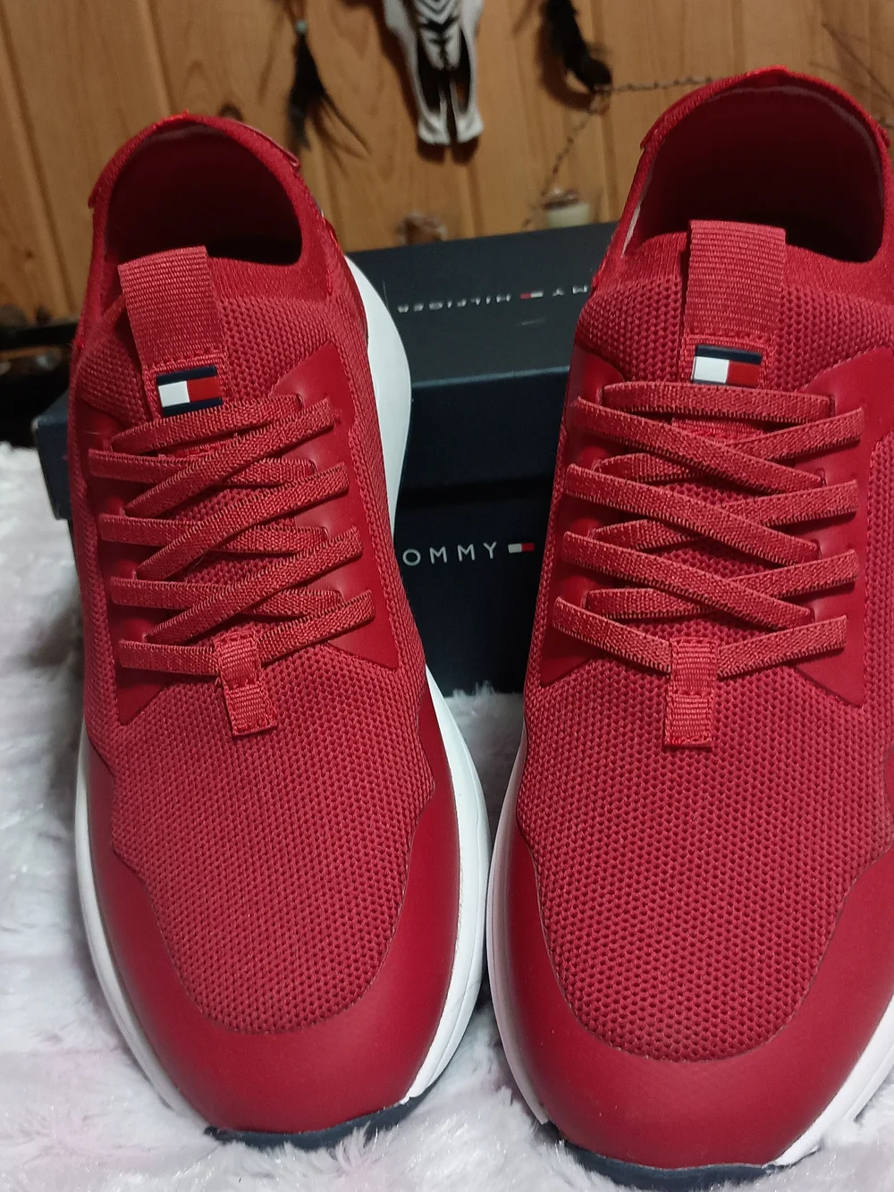 NIB Tommy Hilfiger Red Knit Low-Top Sneakers with White Sole and Flag Detail 8.5
